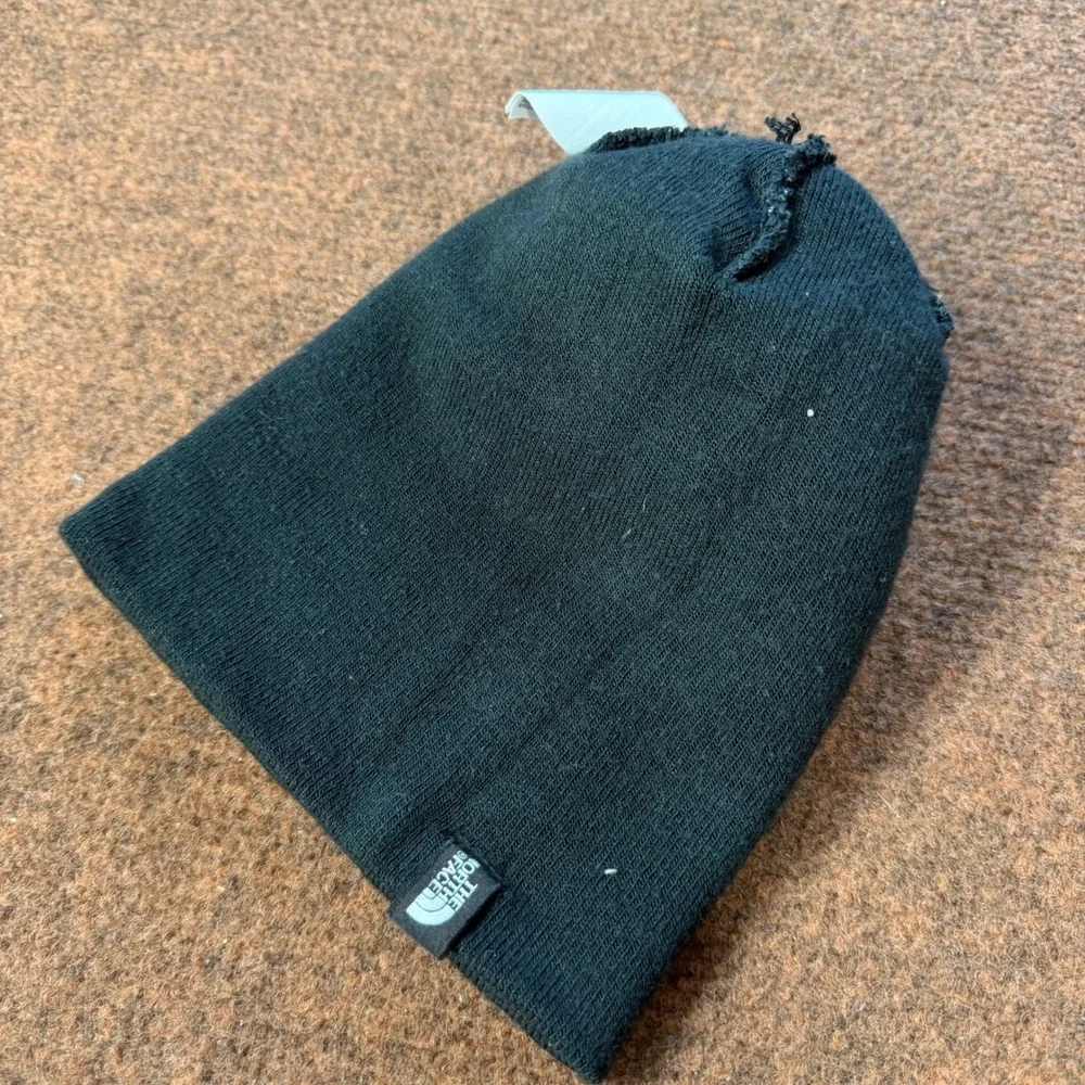 B- The‎ North Face Youth Beanie Black Camo Logo Pom Pom Knit Hat Small S/P